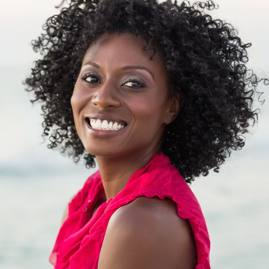 5 Tips to Tame Frizz and Embrace Your Natural Hair